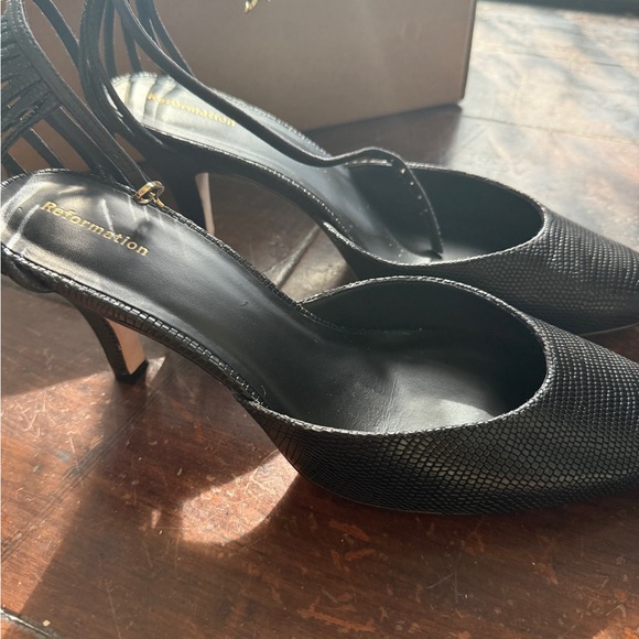 Reformation Daria HeeledBlack leather pump New with box